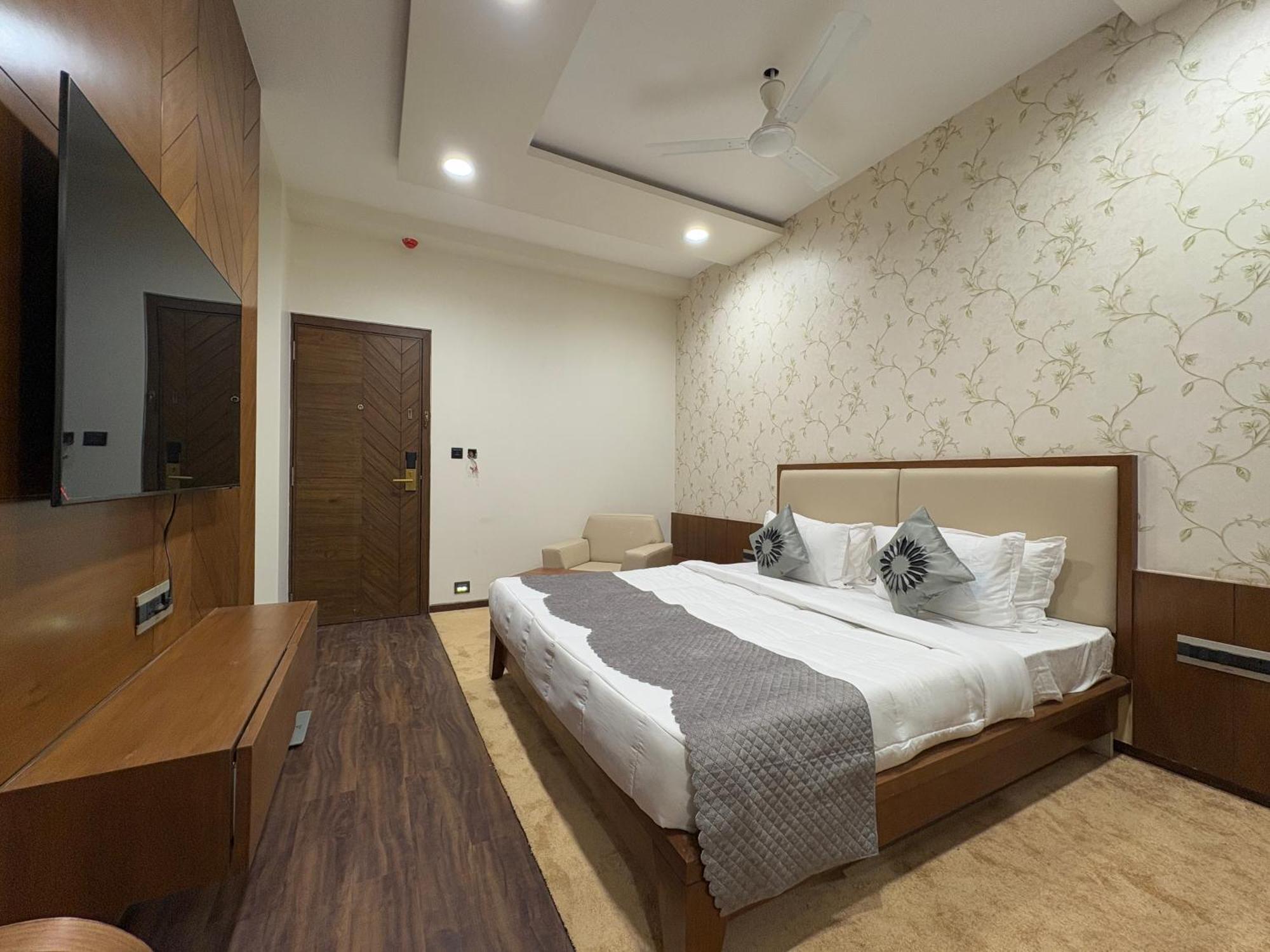 Pam Premium Hotel Βαντοντάρα Εξωτερικό φωτογραφία
